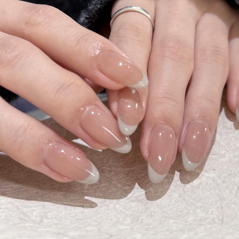 French White Simple Versatile European and American Wearable Short Almond Press-On Nails Hot Selling