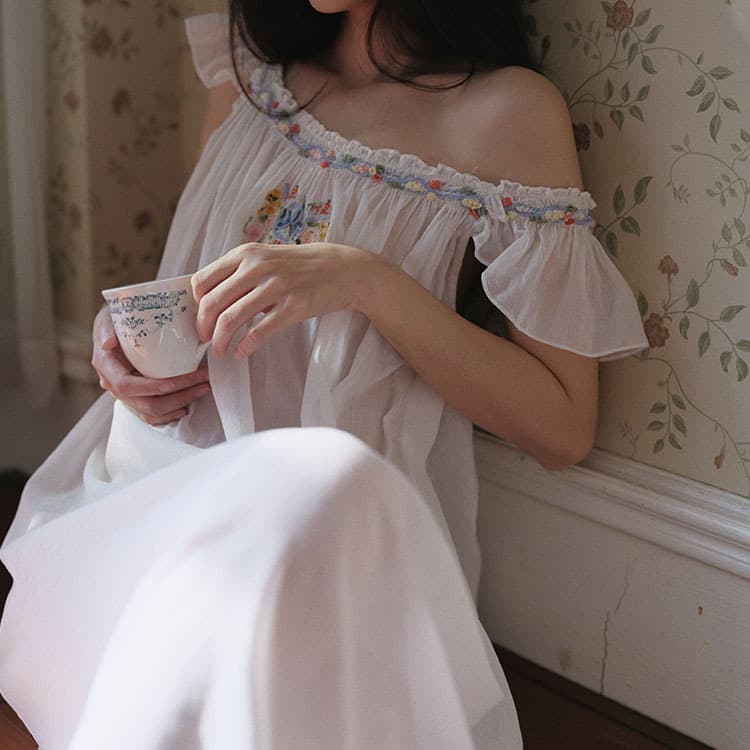 Pinkgoddess Original Design, Beautiful French-Style Hand-Embroidered Sweet Nightgown, 100% Cotton, Can Be Worn Outside in Summer