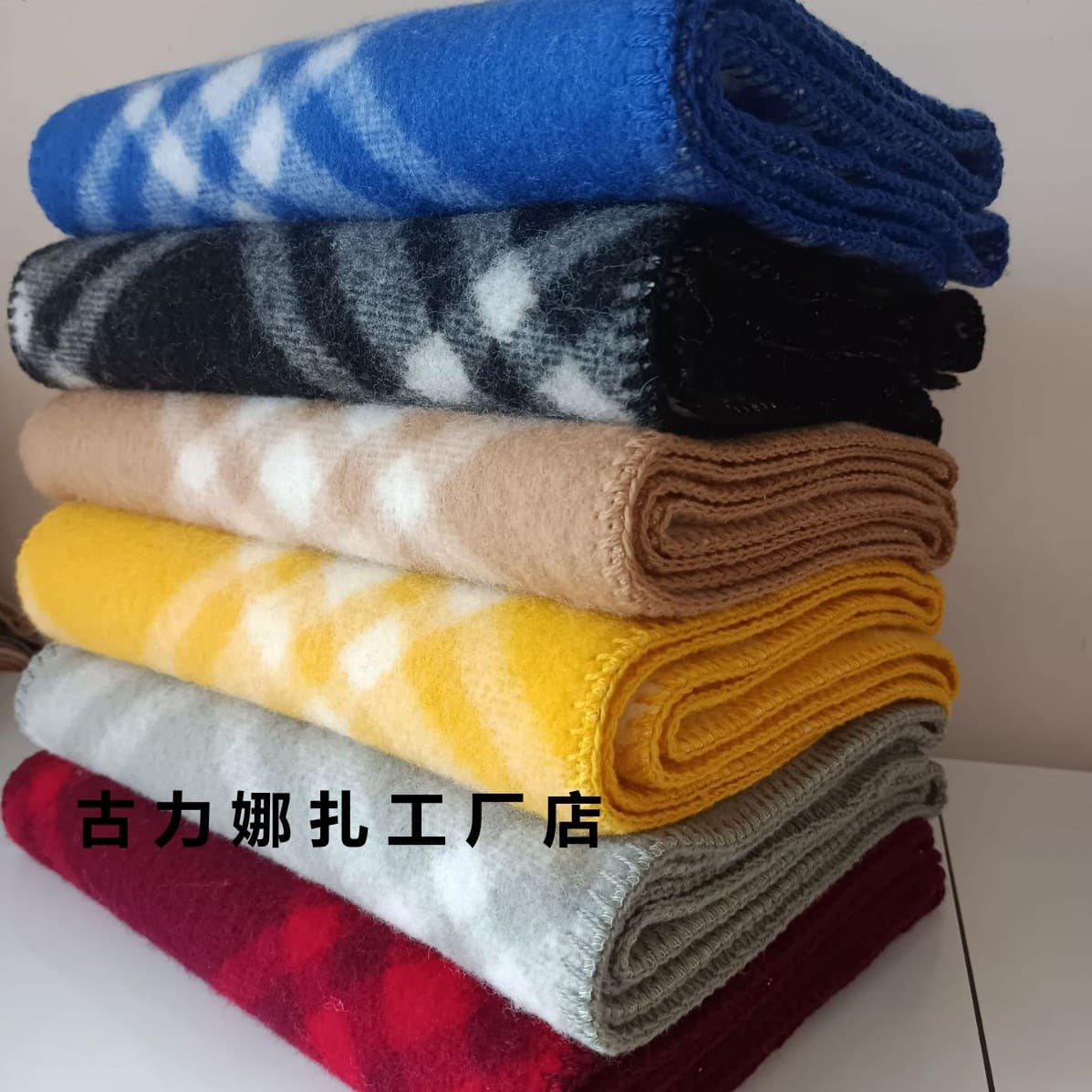 Shenzhen Nanyou Dinaisha British Style Classic Black and Gray Scarf for Women, Mood-Style Cashmere Warm and Versatile Shawl/Neck Warmer