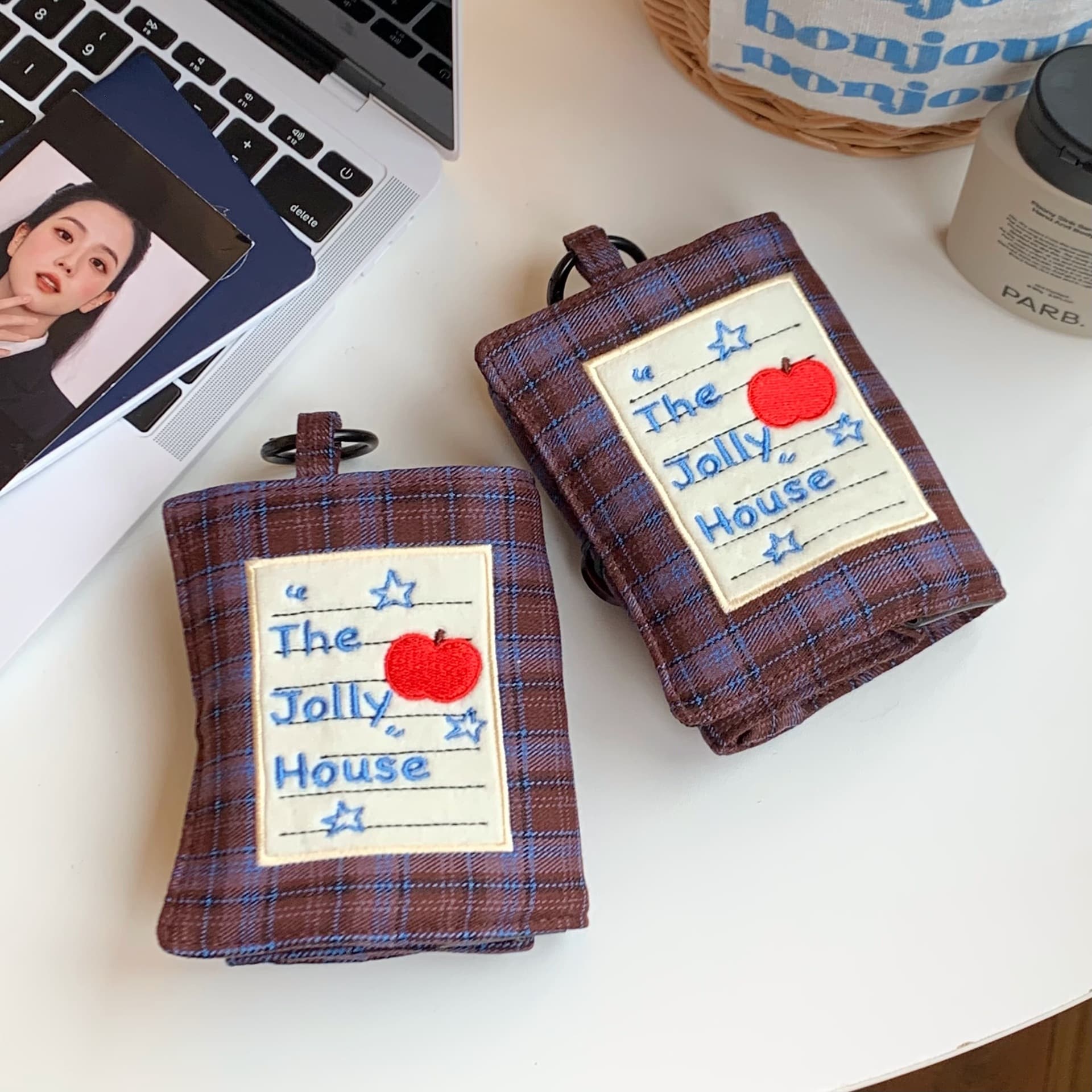 Original plaid passport bag mini portable storage bag ID bag multi-functional anti-theft brush passport bag passport holder