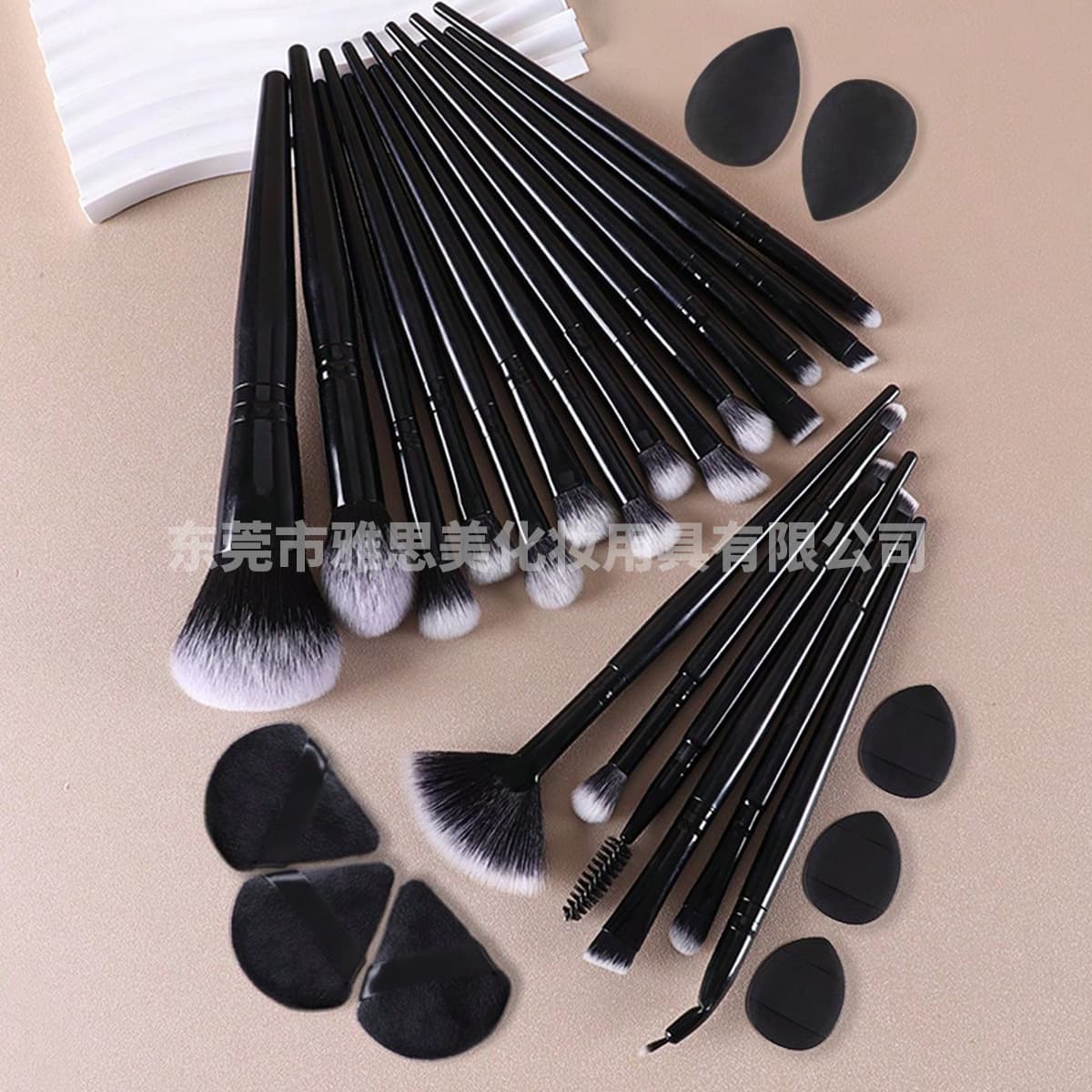 28-Piece Multifunctional Makeup Brush Set, + Teardrop Beauty Blender + Thumb Powder Puff + Triangle Powder Puff