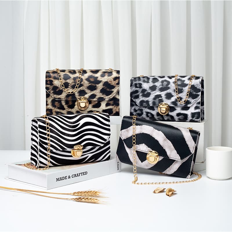 Women's Bag New 2025 Mini Leopard Print Bag Vintage Chain Bag Shoulder Crossbody Bag Women's Small Fragrance Style Phone Bag