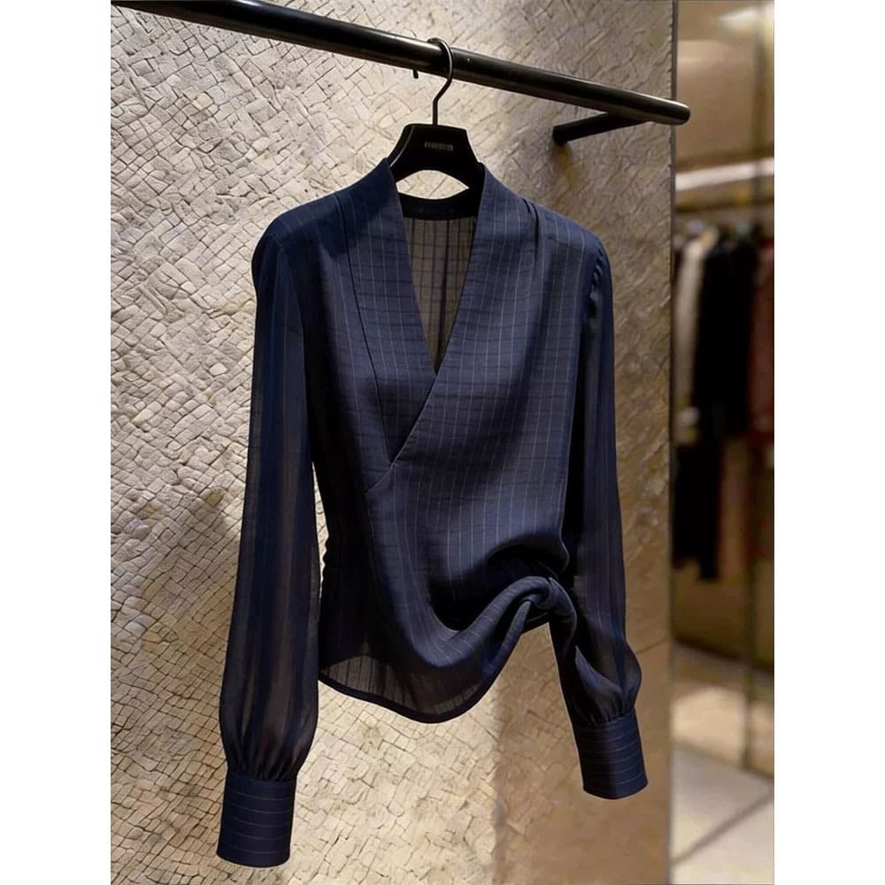 European Fashion Relaxed Navy Blue V-Neck Long Sleeve 2026 Spring New Trendy Versatile Age-Defying Top