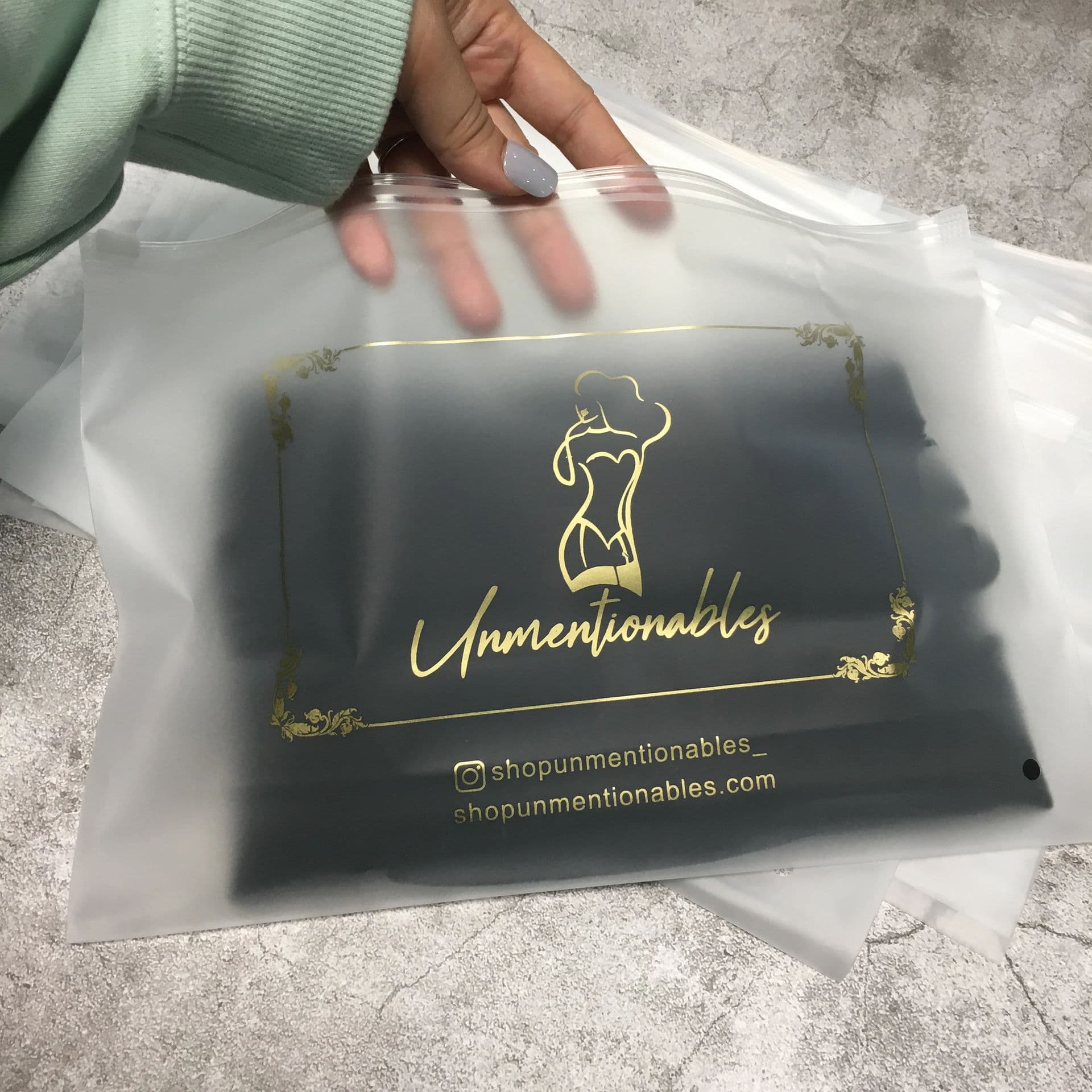 Transparent Frosted Zipper Bag Clothing Packaging Bag PE Self-Sealing Bag Plastic Packaging Bag In-Stock Clothing Zipper Bag