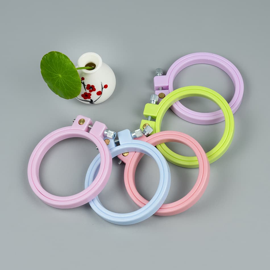 Wholesale Cross Stitch Hoop 7 Plastic Colorful Embroidery Hoop Stabbing Fun DIY Mini Embroidery Ring Tool Accessories