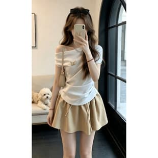 Korean-style stunning OOTD outfit set 2026 new off-shoulder short-sleeve T-shirt women's summer skirt set