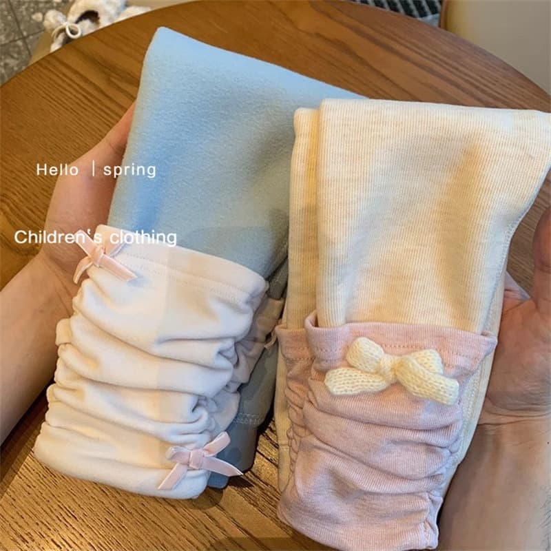 Tianxiaosi winter girls' velvet leggings new winter clothes for little girls and babies all-in-one velvet pants to keep warm.