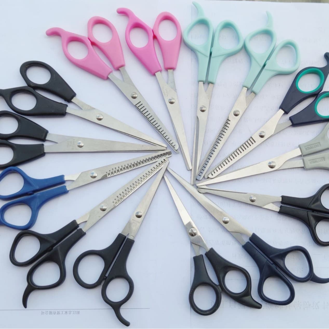 Flat shears, thinning shears, cat nail clippers, nail files, Yangjiang factory, invoices available, hair scissors, beauty shears
