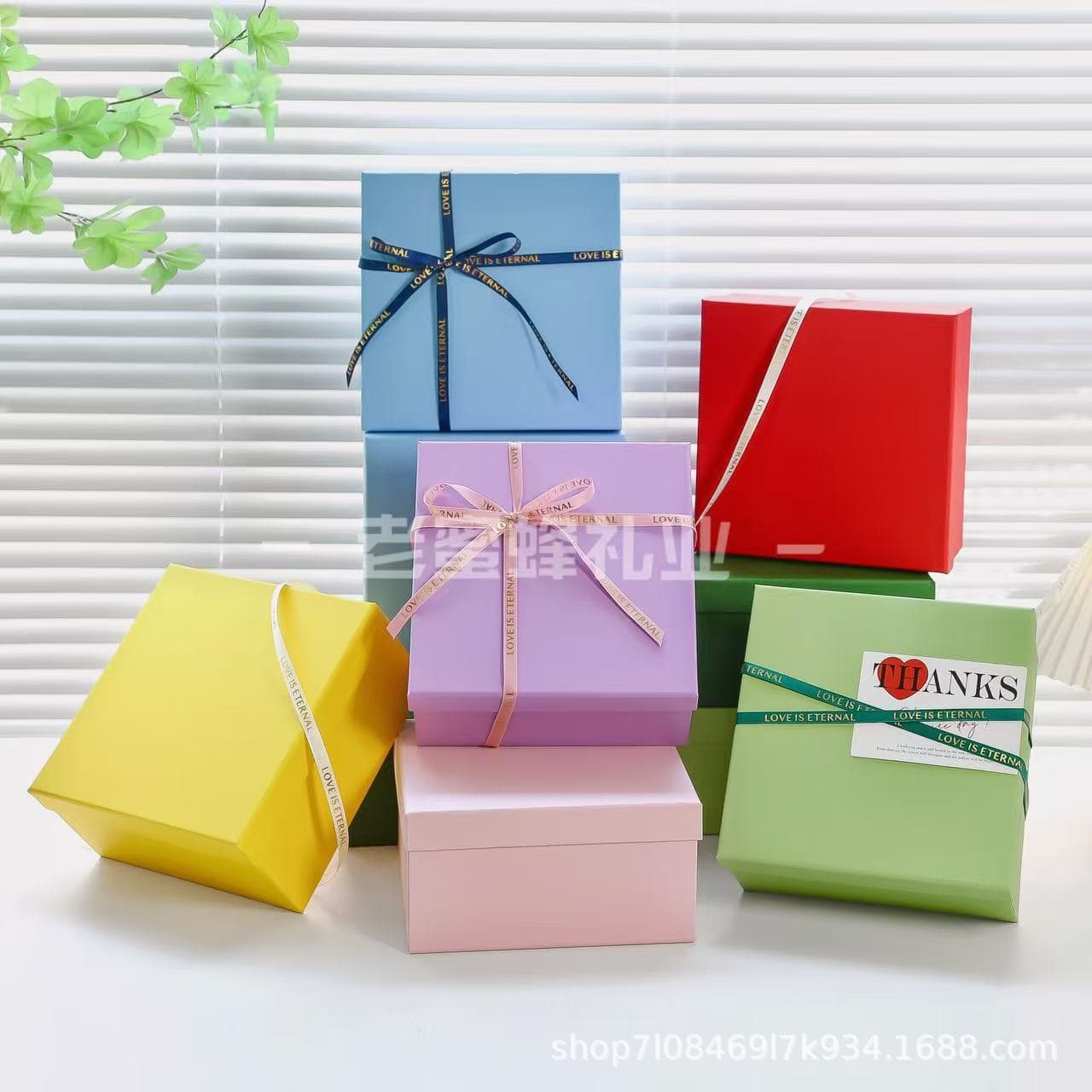 Right Angle Square Large Gift Box Kraft Paper Box Valentine's Day Gift Christmas Gift Box Gift Packaging Box