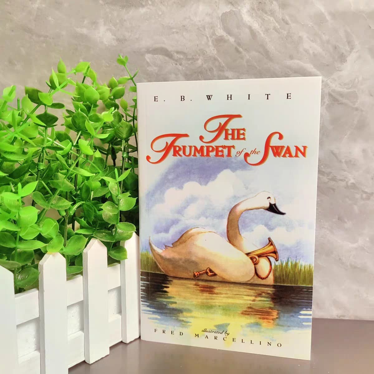 The Trumpet of the Swan (English Version)