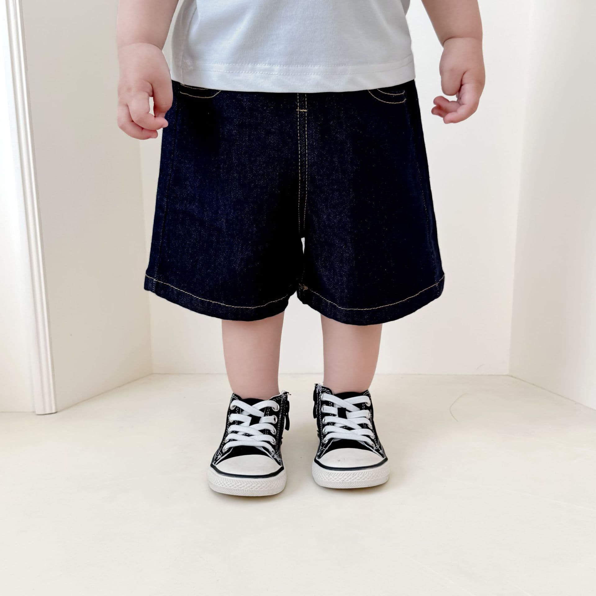Summer New Boys' Denim Shorts, Non-Fading Casual Five-Point Pants, Children's Solid Color Stylish Summer Mid-Length Pants for Girls