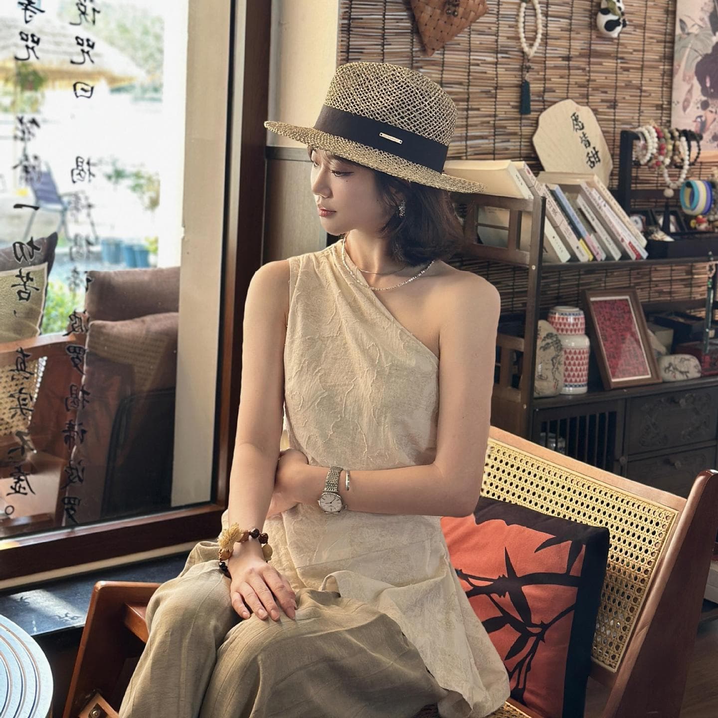 Korean-Style Vacation Irregular Off-Shoulder Vest for Women, Summer Slim-Fit Asymmetrical Linen Tube Top, Stunning Blouse