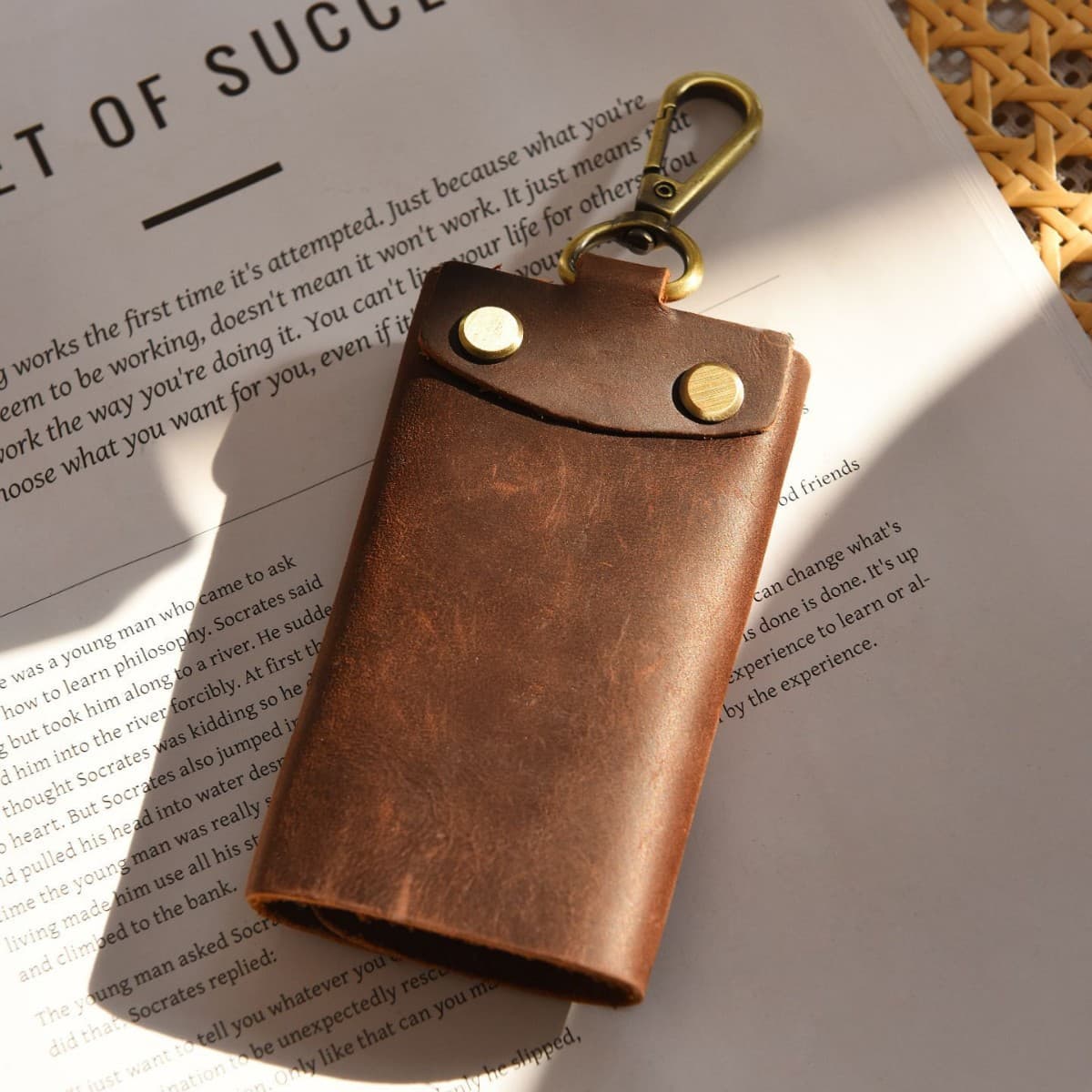 New Men's and Women's Top Layer Genuine Leather Solid Color Key Case Portable Functional Small Bag Fashionable Minimalist Key Organizer