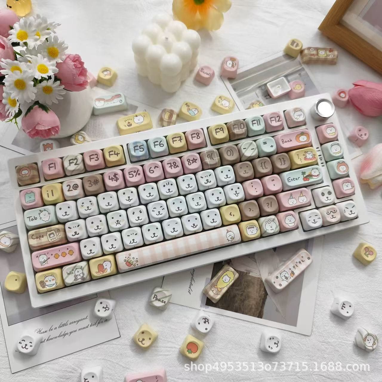 Self-deprecating bear keycaps, dye-sublimation process, MOA height, cross-hole, stabilizer, universal mechanical keyboard, non-backlit.