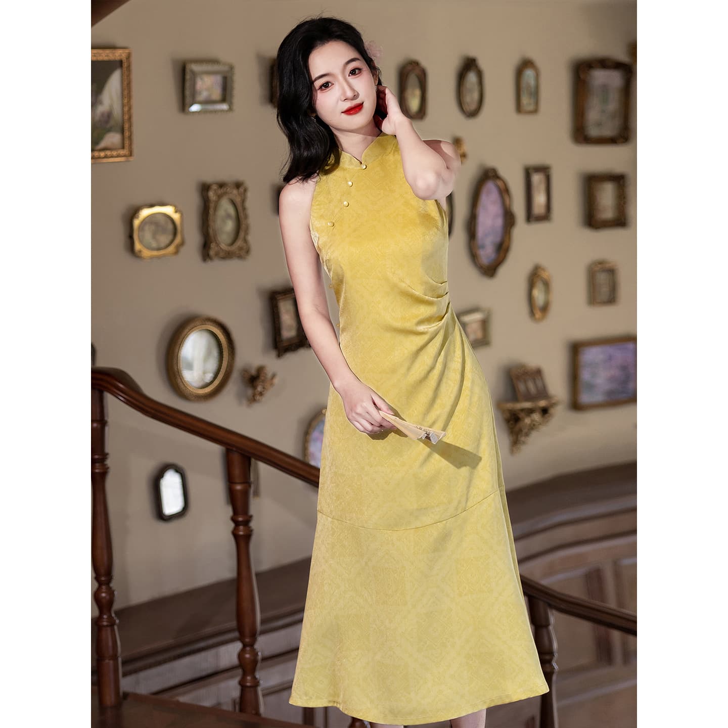New Chinese Style Stunning Sleeveless Halter Cheongsam Yellow Morning Robe Bridesmaid Engagement Toast Dress