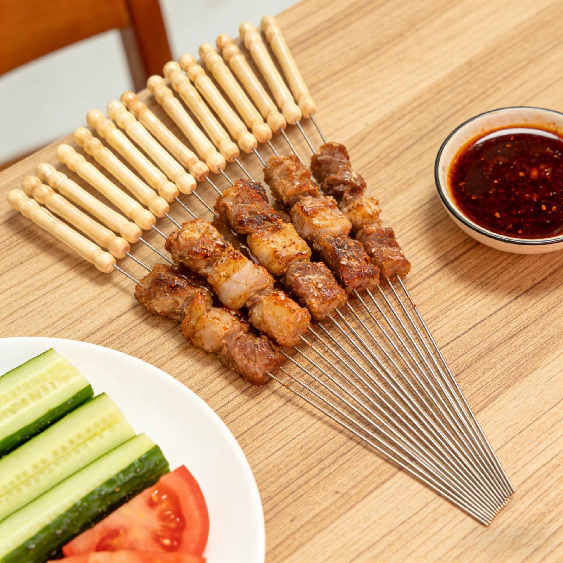 Stainless steel barbecue skewers round handle barbecue skewers barbecue skewers hanging stove skewers iron skewers barbecue needle mutton skewers