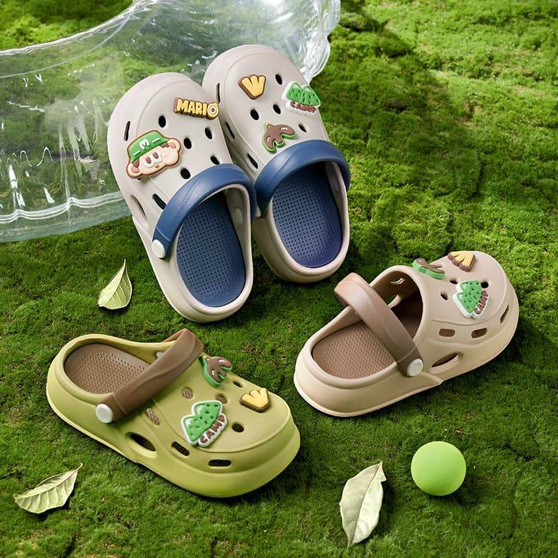 Factory Custom Wholesale Summer Clog Sandals Cartoon Outdoor Boys Kids Clogs Middle Big Kids Sandals Beach Shoes