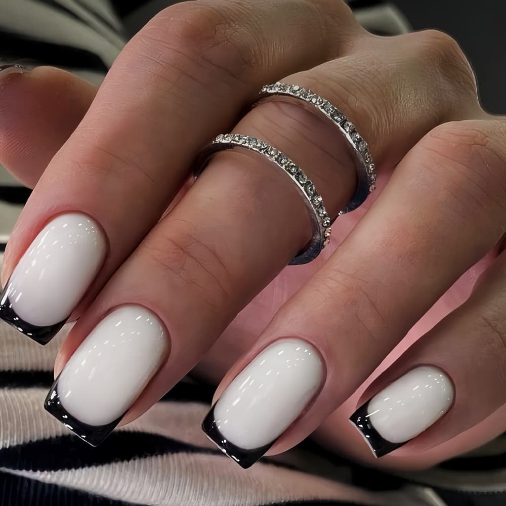 Cross-border 24PCS Medium Square Fake Nails Black French Glossy Press-on Wearable Nails Fashion Simple Detachable