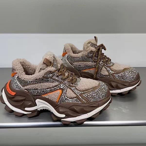 2025 Winter Hot Selling Rhinestone High-Fashion Soft Sole Dad Sneakers for Women with Lamb Fleece Lining Thick Bottom Sports Shoes