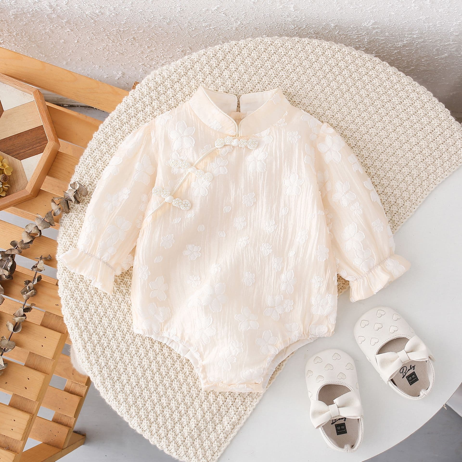 Baby cheongsam, spring and autumn newborn baby clothes, Chinese style cherry blossom jumpsuit, cotton type a