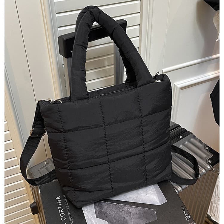 New fashionable cosmetic bag, large capacity, quilted casual crossbody storage bag, waterproof and lightweight travel shoulder bag