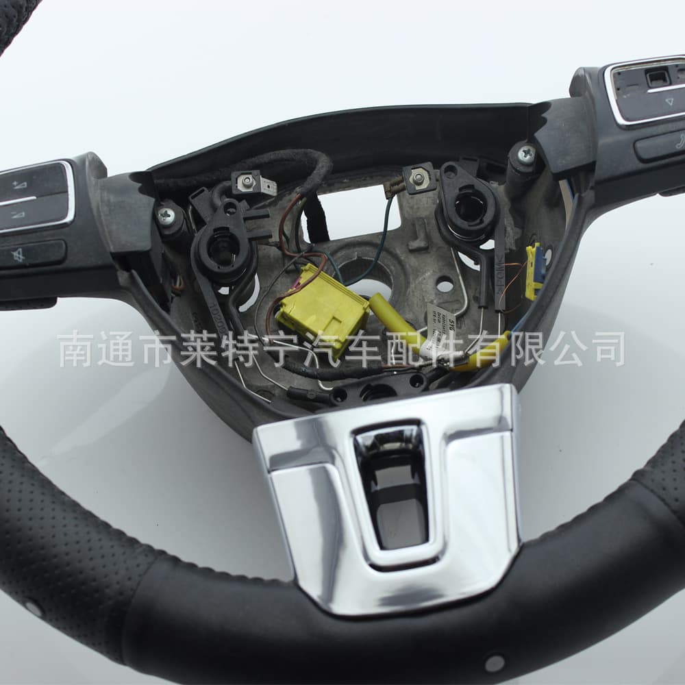 Suitable for 13-18 Volkswagen CC 10-17 Tiguan 13-16 Magotan steering wheel sequin interior patch