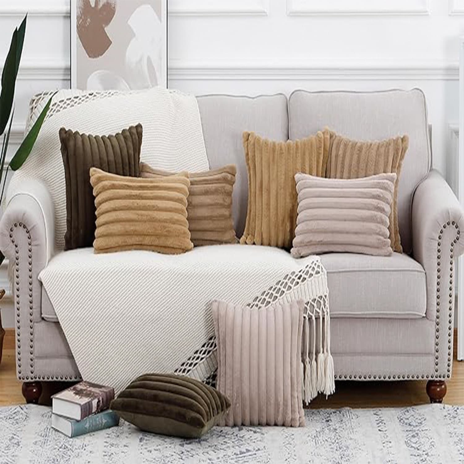 Nordic-style light luxury faux rabbit fur striped pillowcase, solid color plush cushion pillowcase for living room sofa.