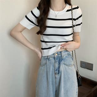 Striped Knit Short-Sleeve T-Shirt for Women, 2025 New Design, Slim-Fitting, Figure-Flattering, Cropped Top with Structured Shoulders