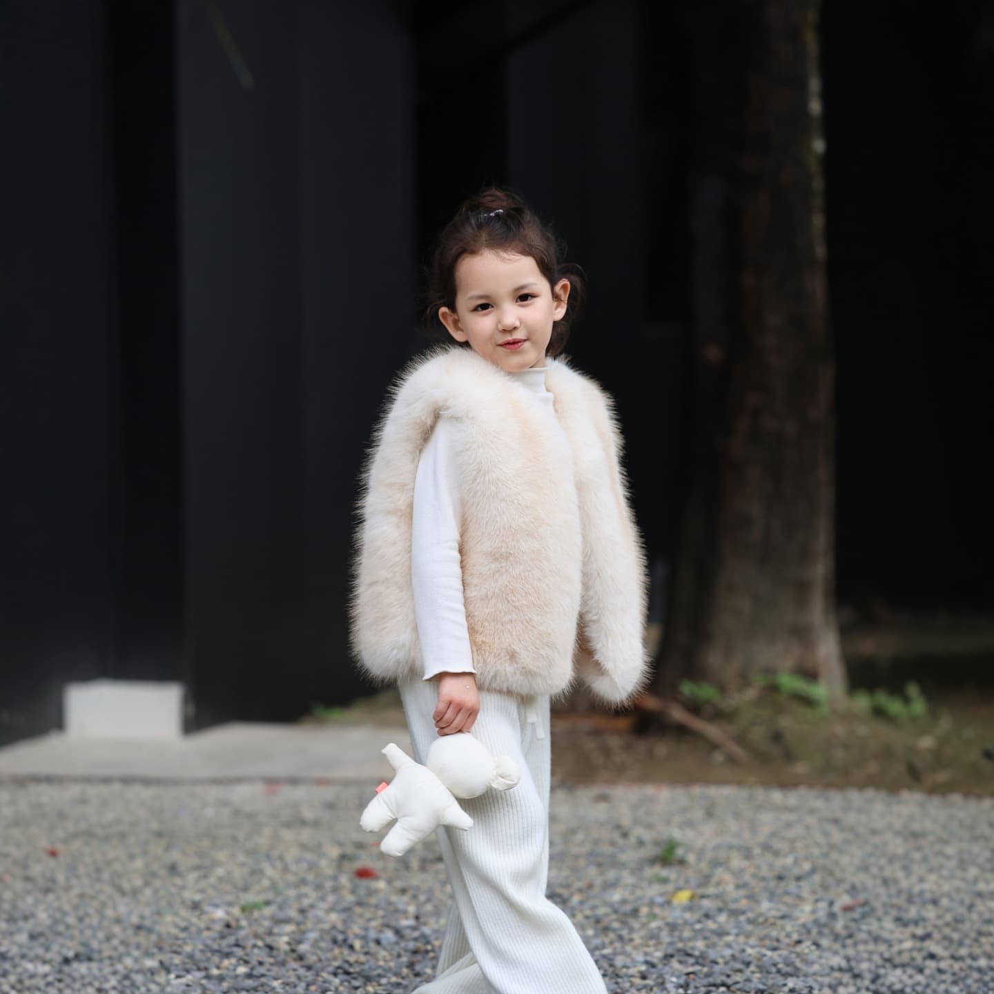Kids Warm Plush Vest for Girls Winter Cotton Coat Outerwear Stylish Baby Thickened Sleeveless Jacket