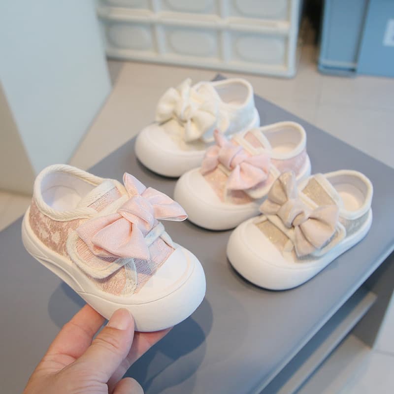 Children's Spring/Autumn Canvas Shoes Soft Sole Baby Shoes Bow Skate Shoes Girls Fashionable Girls Shoes
