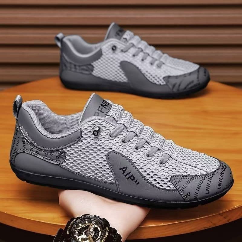 Large Mesh Men's Shoes 2025 New Summer Mesh Breathable Casual Shoes Men's Agility Shoes Lightweight Soft Sole Running Shoes