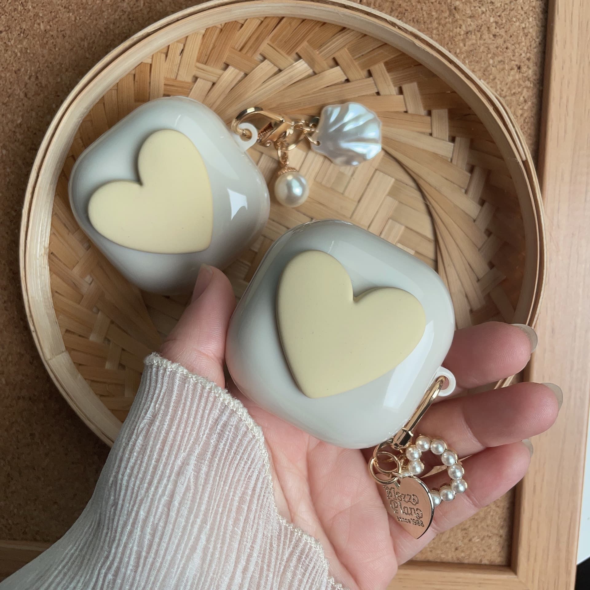 Suitable for Samsung Buds 2 pro wireless Bluetooth headphone case protective cover ins antique white love budspro