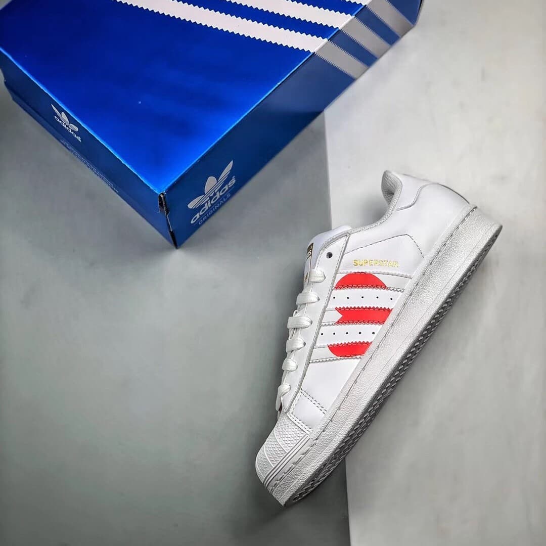 Original Authentic Adidas Originals Valentine's Day Women's Shoes White Classic Style Heart Red White Colorway Genuine Leather Casual