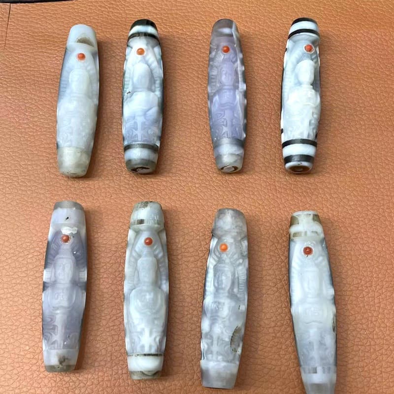 Tibetan Style Aged Dzi Bead with Carved Buddha Pendant, High Oil High Density Natural Agate Tiger Tooth Dzi Nine-Eye Dzi