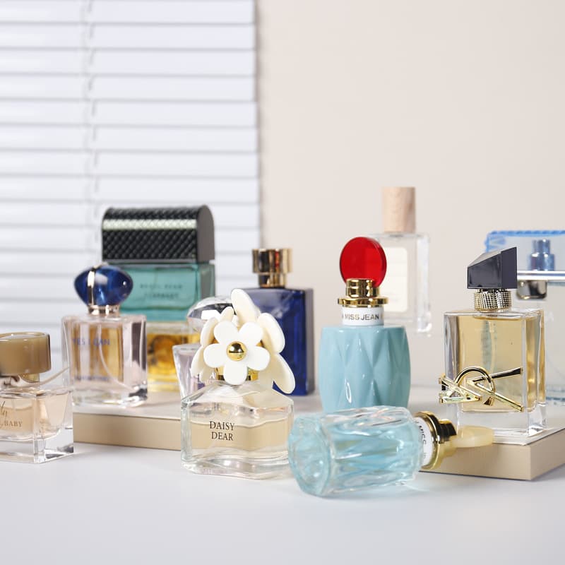Minimalist Showroom Perfume Lipstick Prop Dressing Room Combination Dresser Decoration Soft Decor Ornaments