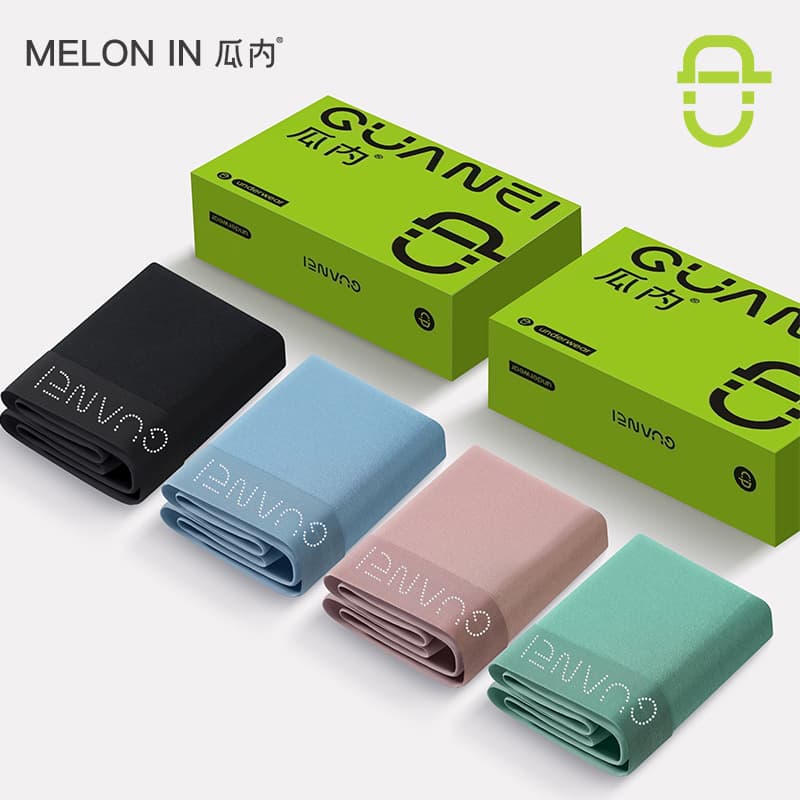 Practical gift set for men's underwear, made of breathable cotton, boxer briefs, seamless and form-fitting.