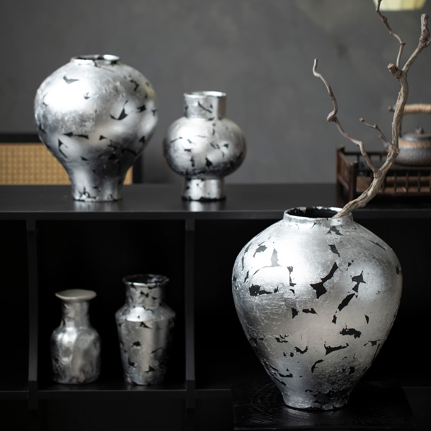 Jingdezhen metal cracked pot-bellied coarse pottery pot minimalist light luxury flower vessel-like modern art dry branch hydroponic flower arrangement device