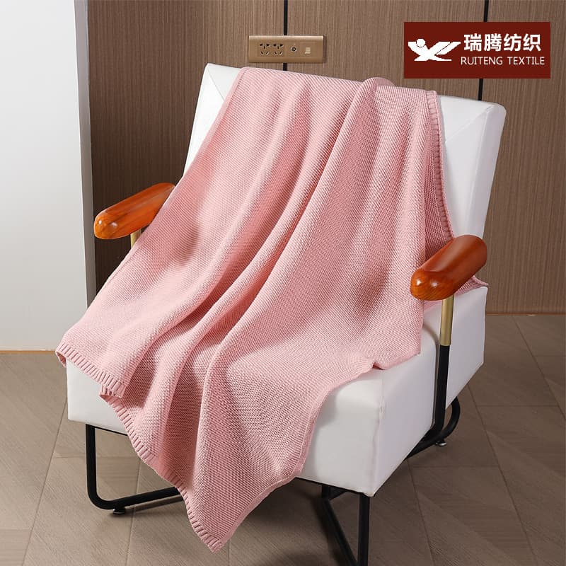Bestseller warm color knitted stroller blanket swaddle children's nap soft small blanket sofa throw manufacturer wholesale