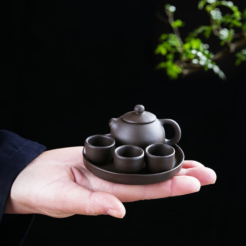 Miniature purple clay teapot, fingertip teapot, tea pet, smoking tea ornament, children's kung fu tea set, tea tray and teacup set