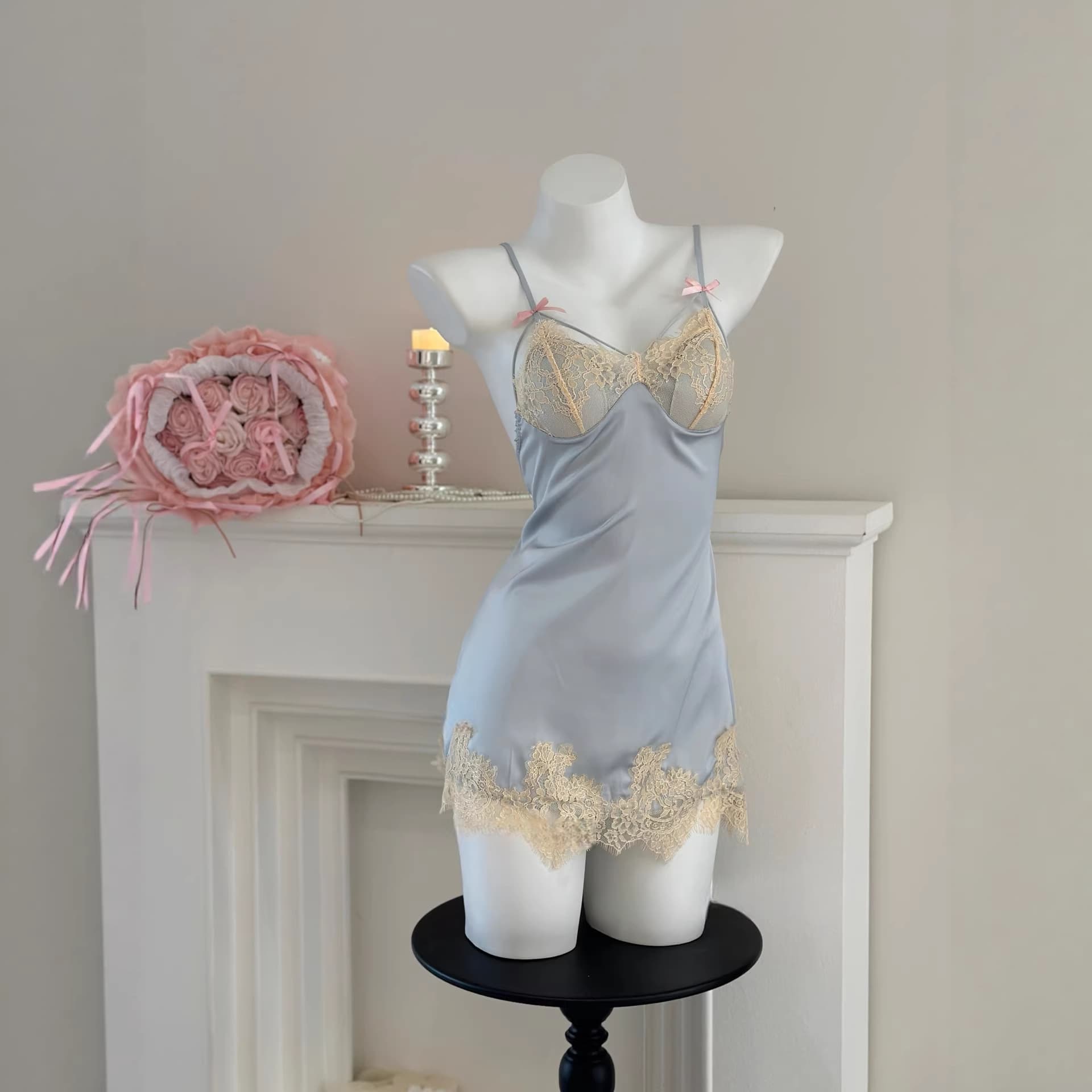 Su Yanlu // Girl's Dream Ice Silk Satin Nightgown with Chest Pads Lace Pure Desire Style Backless Hollow Out Nightwear
