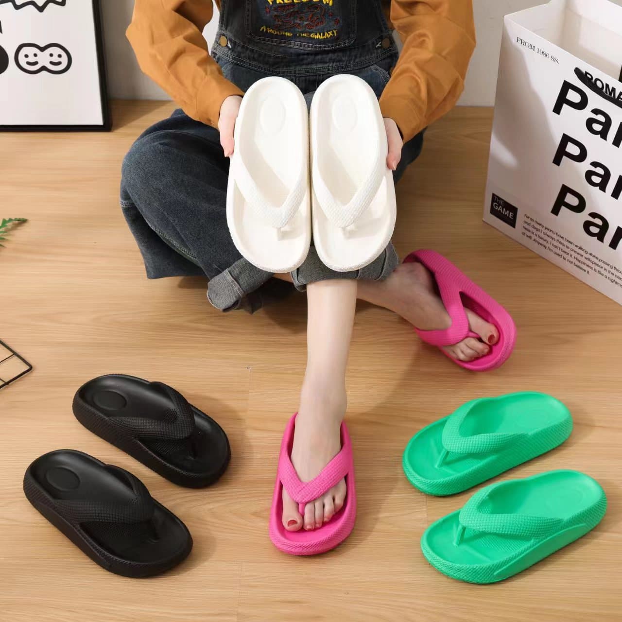 Wholesale Thick Sole EVA Slippers for Women Outdoor Summer New Style Fashion Toe Separator Sandals Beach Shoes