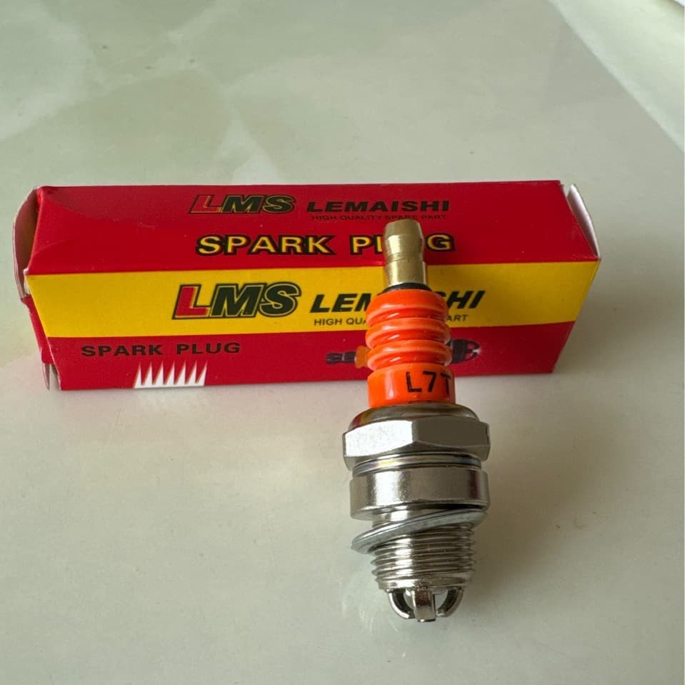 L7T Three-Pole Spark Plug for Chainsaw, Lawn Mower, Universal Two-Stroke Spark Plug Upgraded Version, Multi-Purpose Socket