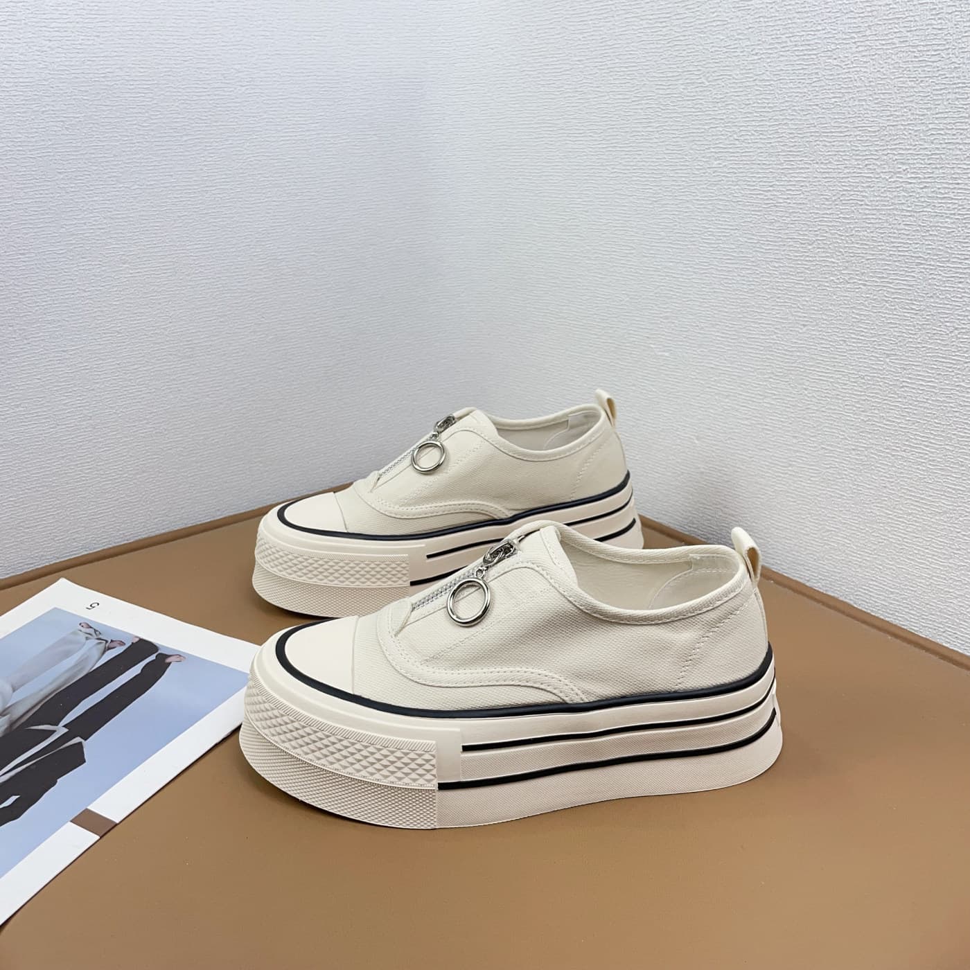 Canvas White Shoes for Women 2026 Summer Casual Sports Versatile Thick-Soled Platform Shoes Slip-On Loafers Lazy Sneakers