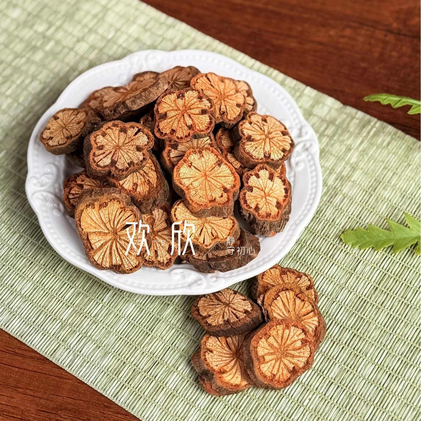Blood rattan slices of good luck, red pattern discs, sun wood slices, hand rattle bracelet, necklace, dried fruit DIY material package factory