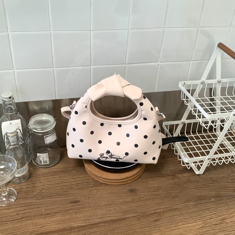 Korean Style Fashion Niche Handbag 2026 New Trendy Personality Tote Bag Chic Fashionable Shoulder Crossbody Bag