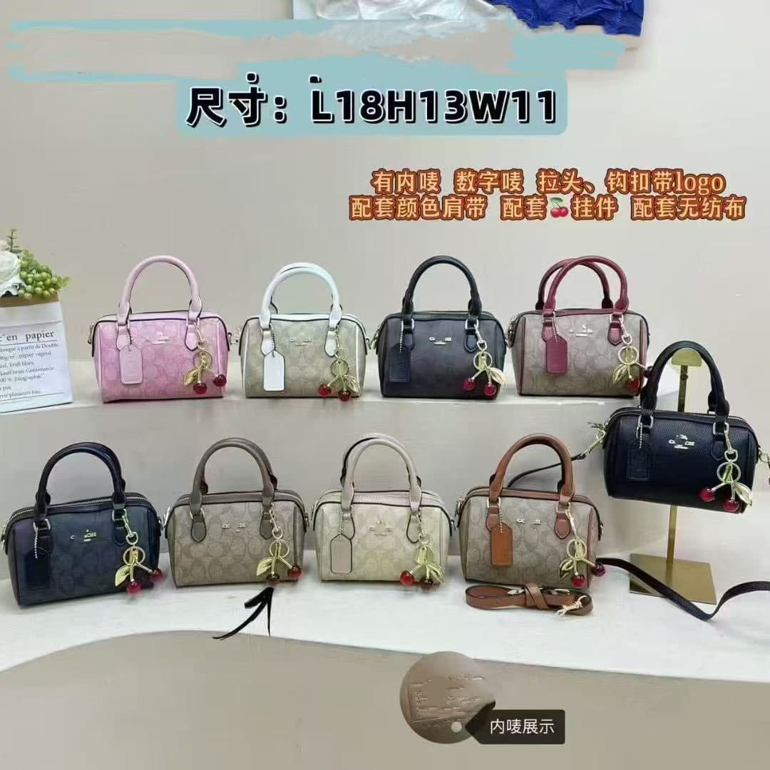 Boston Pillow Bag Crossbody Shoulder Bag High-Quality Versatile Large Capacity Bowling Handbag with Charm Women's Bag