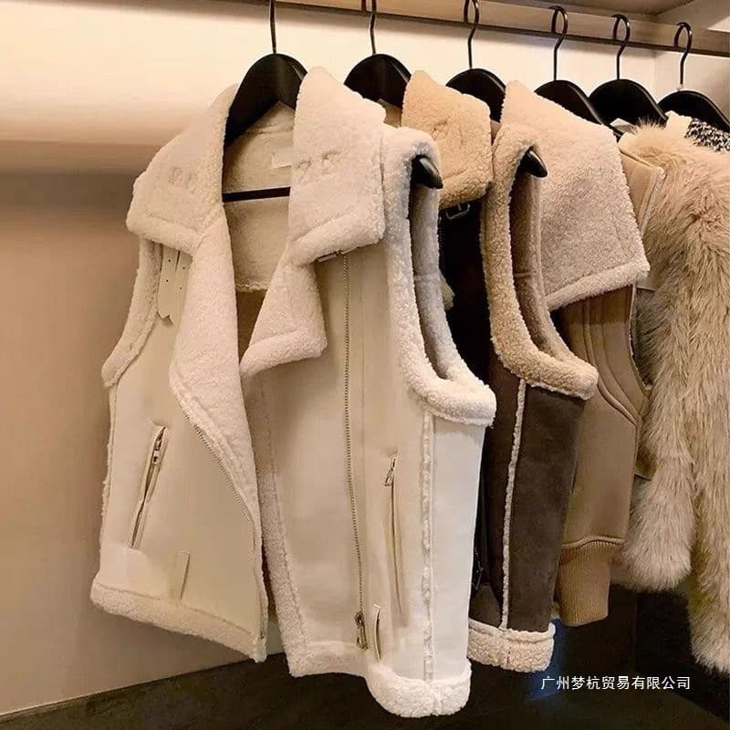 Layered Vest for Women, Trendy New Style, Fleece-Lined Thickened Vest, Sheepskin Fur One-Piece Fashion