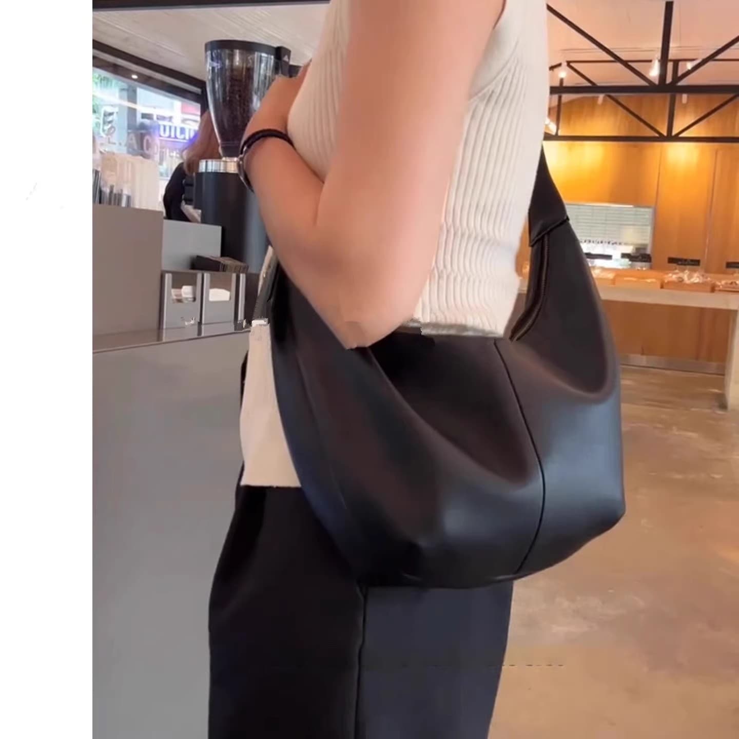 Factory Direct Niche Design Dumpling Bag Underarm Bag Commuter Bag Handheld Shoulder Crossbody Large Capacity Black Bag