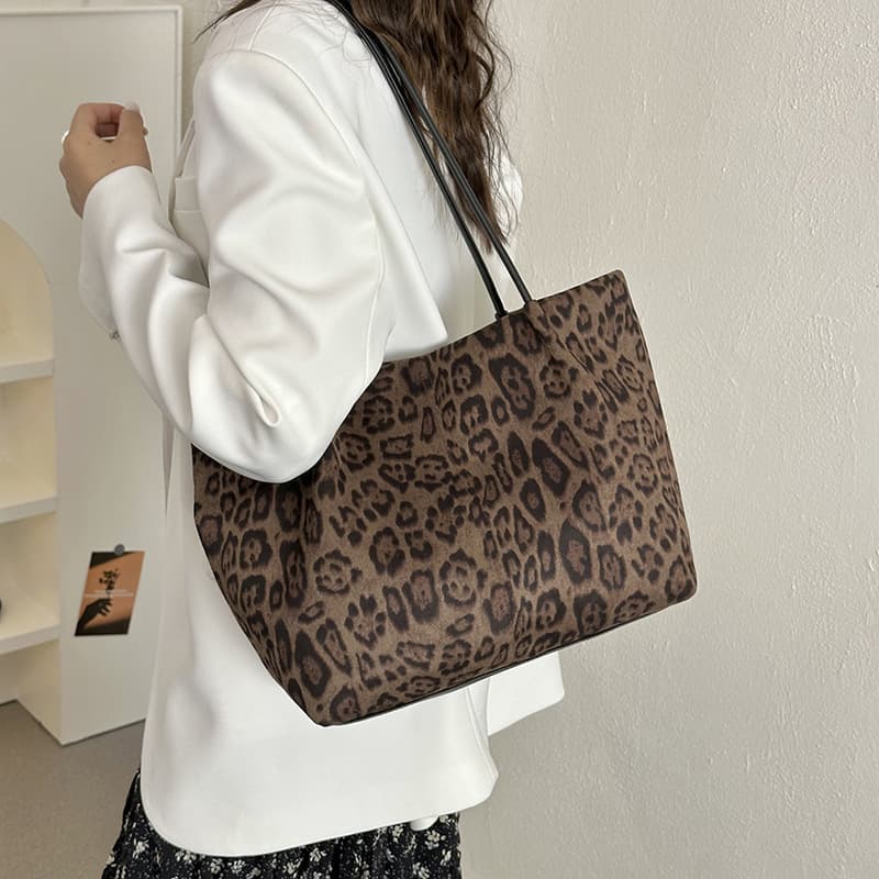 Cross-border Suede Commute Tote Bag for Women 2026 Summer New Matte Finish Casual Single Shoulder Bag Large Capacity Handbag