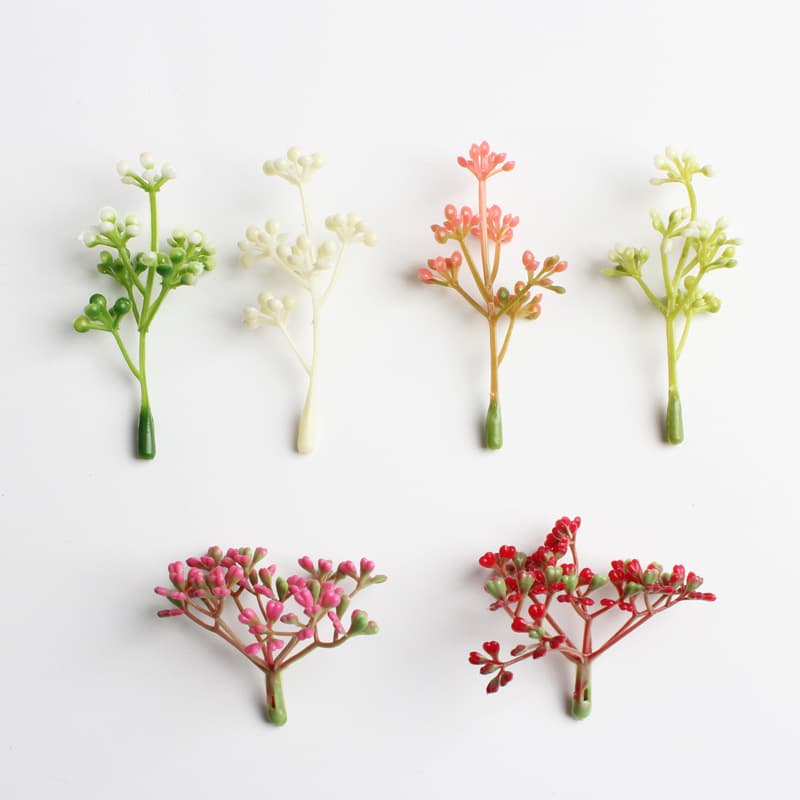 Simulated plants, simulated flowers, plastic six-pronged small fruits, Christmas wreath decorative fruits, small fruit accessories wholesale